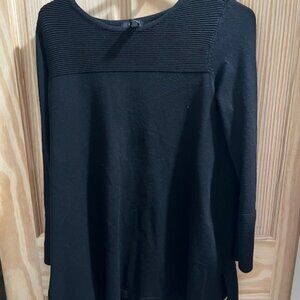Alfani black sweater ribbed design chest, long sleeved, zippered cuff size Med
